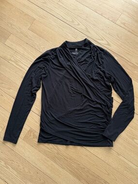 Black Long-Sleeve Wrap-Style Shirt Peach Athletic Small